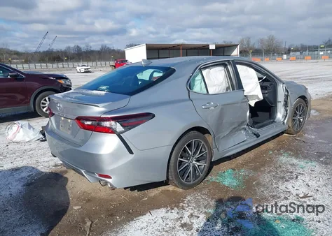 2021 Toyota Camry Se z USA, uszkodzony, nr VIN 4T1G11AK8MU553796